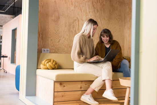 Coworkerinnen im SteamWork